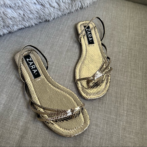 ZARA • Gold sandals - Picture 2 of 6
